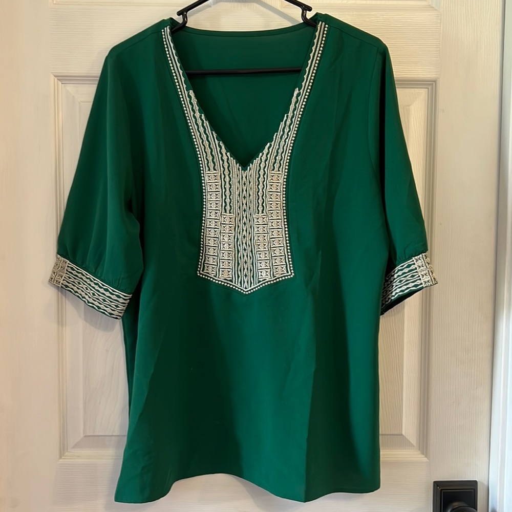 Gorgeous green top